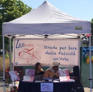 Stand di LABirinti APS presso Oasi Stella Polare Nord